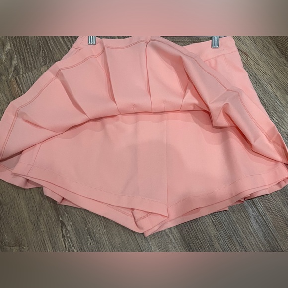 Pleated Bubblegum Pink Tennis Skort💕 - Picture 3 of 4